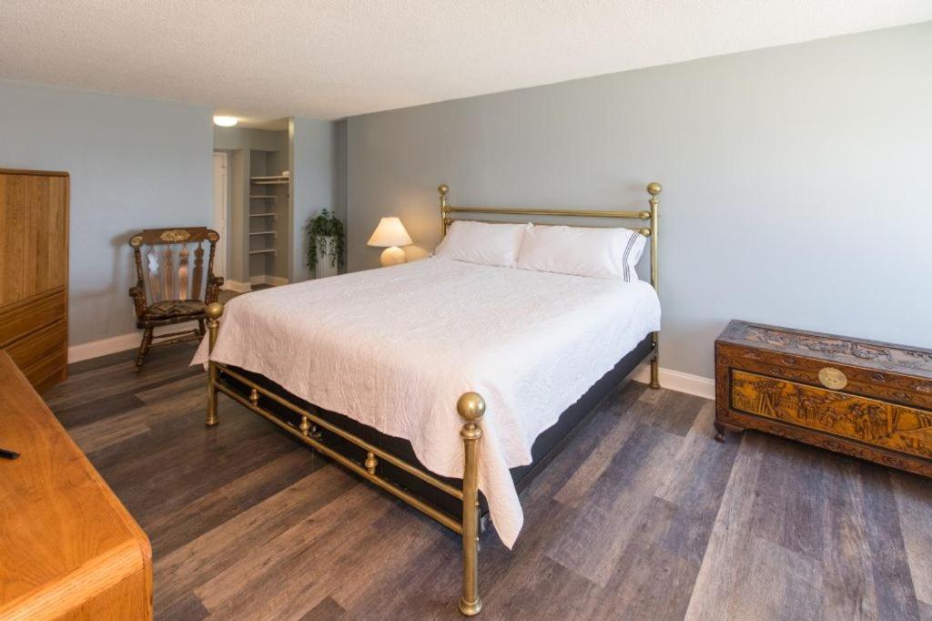 Feeling Tip-sea Condo Main image 1